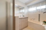 https://images.listonce.com.au/custom/160x/listings/18-dartagook-street-diamond-creek-vic-3089/536/01721536_img_08.jpg?tA9FkQuTMN4