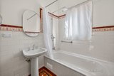 https://images.listonce.com.au/custom/160x/listings/18-davies-street-preston-vic-3072/008/01807008_img_07.jpg?HndM-IPKnfQ
