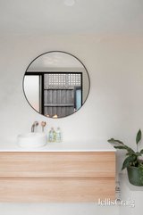 https://images.listonce.com.au/custom/160x/listings/18-derby-street-collingwood-vic-3066/256/01933256_img_10.jpg?tv0vCcGPGbQ