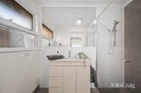 https://images.listonce.com.au/custom/160x/listings/18-eastwood-crescent-mooroolbark-vic-3138/572/01913572_img_14.jpg?YHFh7Um7dWo