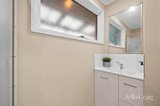 https://images.listonce.com.au/custom/160x/listings/18-eastwood-crescent-mooroolbark-vic-3138/572/01913572_img_17.jpg?jihj0nKgK5Y