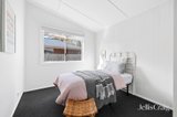 https://images.listonce.com.au/custom/160x/listings/18-ebden-street-kyneton-vic-3444/715/01977715_img_12.jpg?txnT9p_Ff7g