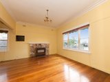 https://images.listonce.com.au/custom/160x/listings/18-farleigh-ave-burwood-vic-3125/756/01743756_img_03.jpg?FSXWEFaFWhU