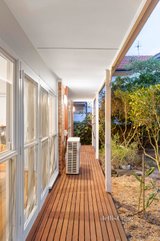 https://images.listonce.com.au/custom/160x/listings/18-green-street-ivanhoe-vic-3079/919/01647919_img_14.jpg?8JyQZyaQGro