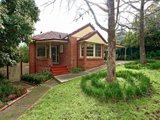 https://images.listonce.com.au/custom/160x/listings/18-harrison-street-ringwood-vic-3134/414/00620414_img_01.jpg?0lBBM6i_0bE