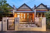 https://images.listonce.com.au/custom/160x/listings/18-herbert-street-albert-park-vic-3206/077/01604077_img_01.jpg?UCk-Sdxn_HM