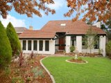 https://images.listonce.com.au/custom/160x/listings/18-highview-road-balwyn-north-vic-3104/240/01684240_img_01.jpg?V63c-SgwQyI