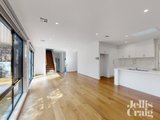 https://images.listonce.com.au/custom/160x/listings/18-hillside-crescent-blackburn-vic-3130/260/01748260_img_08.jpg?P6VVfLW8Se8