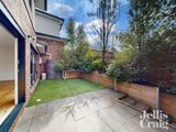 https://images.listonce.com.au/custom/160x/listings/18-hillside-crescent-blackburn-vic-3130/260/01748260_img_16.jpg?-dcS0lJeXb0