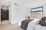 https://images.listonce.com.au/custom/160x/listings/18-ivanhoe-street-glen-waverley-vic-3150/264/01922264_img_14.jpg?3zrcMrk5u4s