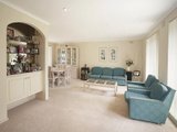 https://images.listonce.com.au/custom/160x/listings/18-jonathan-avenue-burwood-east-vic-3151/213/01685213_img_02.jpg?sIJpn9YdR9M