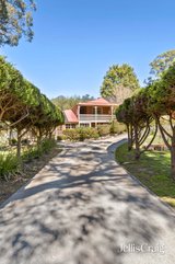 https://images.listonce.com.au/custom/160x/listings/18-kalamunda-terrace-healesville-vic-3777/933/01981933_img_02.jpg?dvsHdUGVTMQ