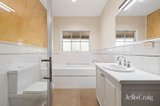 https://images.listonce.com.au/custom/160x/listings/18-kalamunda-terrace-healesville-vic-3777/933/01981933_img_15.jpg?-pOLT_FHTVk
