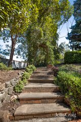 https://images.listonce.com.au/custom/160x/listings/18-kalamunda-terrace-healesville-vic-3777/933/01981933_img_26.jpg?eUEqXn4vbqQ