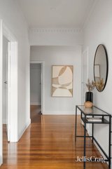 https://images.listonce.com.au/custom/160x/listings/18-kenilworth-parade-ivanhoe-vic-3079/353/01753353_img_02.jpg?wJrgBXQa1D8