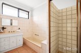 https://images.listonce.com.au/custom/160x/listings/18-kerr-street-north-geelong-vic-3215/157/01922157_img_13.jpg?owepoVDDF4E