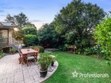 https://images.listonce.com.au/custom/160x/listings/18-kingswood-drive-chirnside-park-vic-3116/729/01525729_img_18.jpg?1E9t27GAFMk