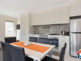 https://images.listonce.com.au/custom/160x/listings/18-lithgow-way-mooroolbark-vic-3138/403/01526403_img_05.jpg?IFdNj9jdd1Y