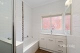 https://images.listonce.com.au/custom/160x/listings/18-lower-plenty-road-rosanna-vic-3084/351/01970351_img_09.jpg?LcTySj8dgn0