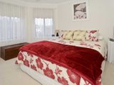 https://images.listonce.com.au/custom/160x/listings/18-mayfield-crescent-st-albans-park-vic-3219/946/01698946_img_05.jpg?giAecxHVTD4