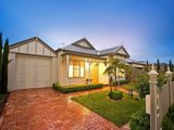 https://images.listonce.com.au/custom/160x/listings/18-mccauley-street-point-cook-vic-3030/293/01202293_img_09.jpg?HlK4KPuJm4w