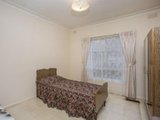 https://images.listonce.com.au/custom/160x/listings/18-melissa-street-strathmore-vic-3041/651/00847651_img_07.jpg?_OJuhPihU0c