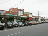 https://images.listonce.com.au/custom/160x/listings/18-melissa-street-strathmore-vic-3041/651/00847651_img_11.jpg?9DUUNmQQY6Y