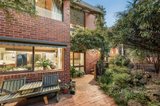 https://images.listonce.com.au/custom/160x/listings/18-milton-parade-malvern-vic-3144/591/01529591_img_13.jpg?1i9KeFWVWLA