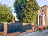 https://images.listonce.com.au/custom/160x/listings/18-mowbray-street-hawthorn-east-vic-3123/854/01556854_img_09.jpg?87Hwu_g1V50