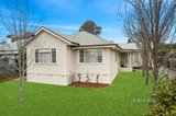 https://images.listonce.com.au/custom/160x/listings/18-myring-street-castlemaine-vic-3450/525/01538525_img_03.jpg?LIyz_98OM04