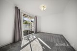 https://images.listonce.com.au/custom/160x/listings/18-newington-parade-chelsea-vic-3196/330/01929330_img_03.jpg?zYcohZmA8CQ