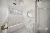 https://images.listonce.com.au/custom/160x/listings/18-newington-parade-chelsea-vic-3196/330/01929330_img_09.jpg?mgih9NMO4Rw