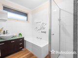 https://images.listonce.com.au/custom/160x/listings/18-nyanda-court-croydon-vic-3136/676/01525676_img_09.jpg?HwS7qpp4yI4