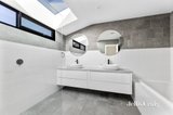 https://images.listonce.com.au/custom/160x/listings/18-orrong-cres-camberwell-vic-3124/498/01735498_img_08.jpg?V6KmZeF93ek