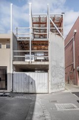 https://images.listonce.com.au/custom/160x/listings/18-otto-place-richmond-vic-3121/402/01355402_img_01.jpg?bTQFkhKt_qE