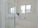 https://images.listonce.com.au/custom/160x/listings/18-park-crescent-south-geelong-vic-3220/455/01699455_img_07.jpg?MmUDro8zDKY