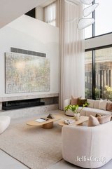 https://images.listonce.com.au/custom/160x/listings/18-ralton-avenue-glen-waverley-vic-3150/079/01985079_img_09.jpg?aCAytJ93p7Q