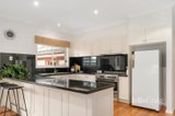 https://images.listonce.com.au/custom/160x/listings/18-redmond-court-bundoora-vic-3083/216/01857216_img_02.jpg?Phh4KypVON4