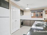 https://images.listonce.com.au/custom/160x/listings/18-regent-avenue-mooroolbark-vic-3138/336/01526336_img_04.jpg?22VB5xHrCkw