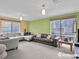 https://images.listonce.com.au/custom/160x/listings/18-regent-avenue-mooroolbark-vic-3138/336/01526336_img_05.jpg?NM2R0NuzWqY