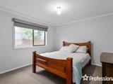 https://images.listonce.com.au/custom/160x/listings/18-regent-avenue-mooroolbark-vic-3138/336/01526336_img_09.jpg?itX76ePIIJY