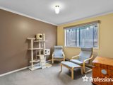 https://images.listonce.com.au/custom/160x/listings/18-regent-avenue-mooroolbark-vic-3138/336/01526336_img_10.jpg?XHJgTfwXOVI