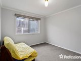 https://images.listonce.com.au/custom/160x/listings/18-regent-avenue-mooroolbark-vic-3138/336/01526336_img_11.jpg?tdmwNsbgiKw