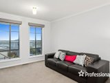 https://images.listonce.com.au/custom/160x/listings/18-regent-avenue-mooroolbark-vic-3138/336/01526336_img_13.jpg?4N1lA-zd5oU