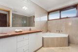 https://images.listonce.com.au/custom/160x/listings/18-roberts-street-essendon-vic-3040/449/00536449_img_08.jpg?eHEFatcfS3E