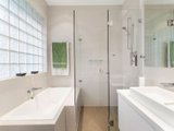 https://images.listonce.com.au/custom/160x/listings/18-rookwood-street-balwyn-north-vic-3104/990/01683990_img_08.jpg?CnYfmTcsaQQ