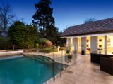 https://images.listonce.com.au/custom/160x/listings/18-rookwood-street-balwyn-north-vic-3104/990/01683990_img_09.jpg?sR8QkXHEx-g