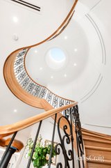 https://images.listonce.com.au/custom/160x/listings/18-sanday-street-glen-waverley-vic-3150/223/01903223_img_24.jpg?tmSU7IJ1DbU
