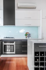 https://images.listonce.com.au/custom/160x/listings/18-scott-street-kew-vic-3101/382/01741382_img_08.jpg?F8FbMRcq7QQ