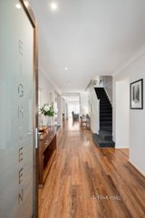 https://images.listonce.com.au/custom/160x/listings/18-sherwood-road-chirnside-park-vic-3116/062/01703062_img_03.jpg?Gabdy25iIT8